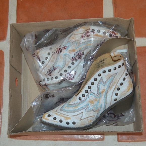 Embroidered Ankle Boots - White and Tan - Picture 5 of 6